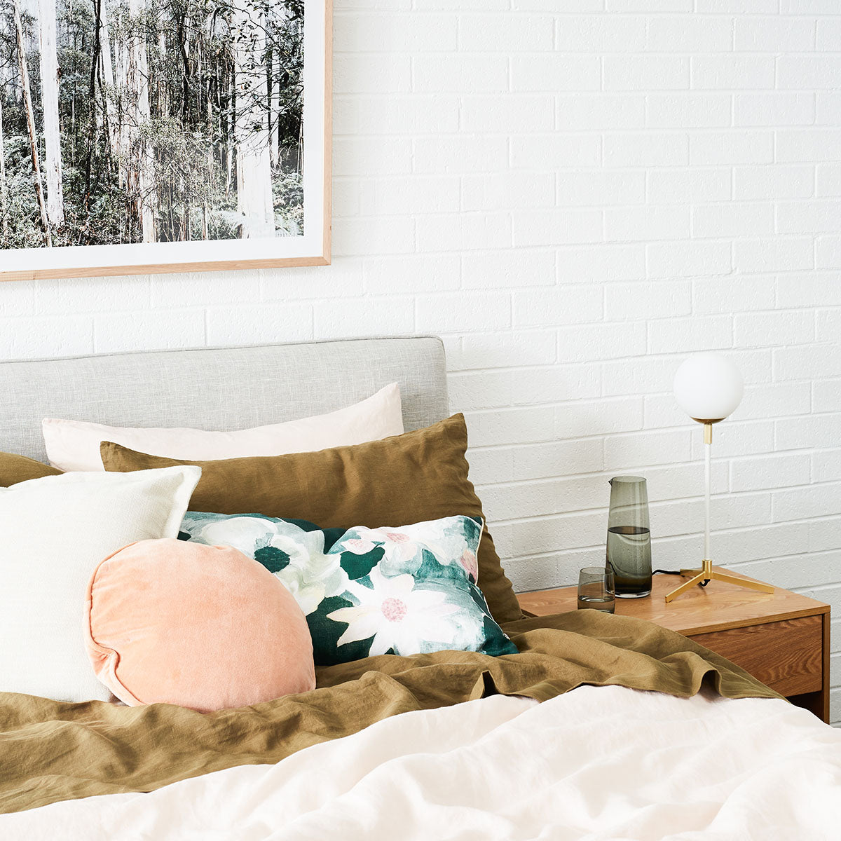Dane Fabric Queen Bed
