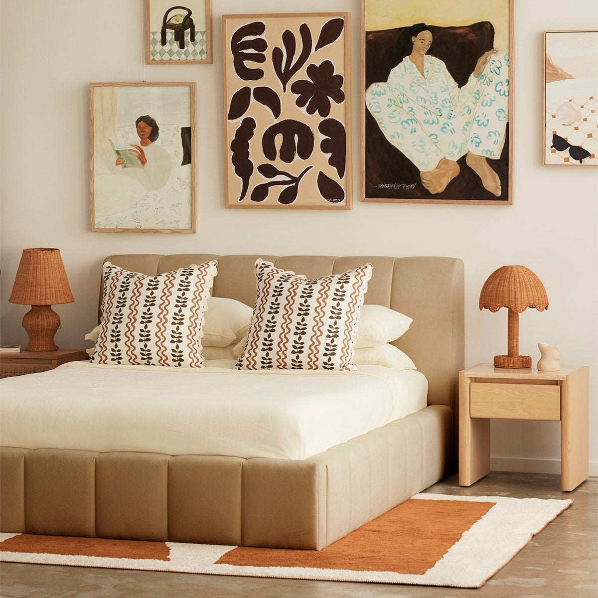 Allocco Queen Bed