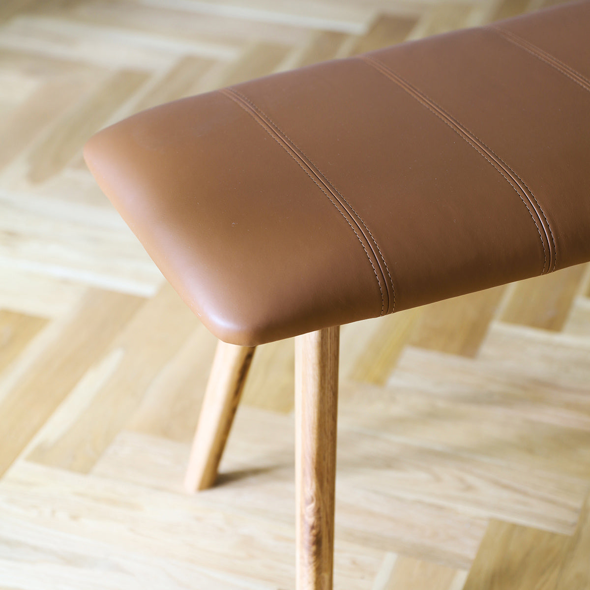 Alaska Leather Bench