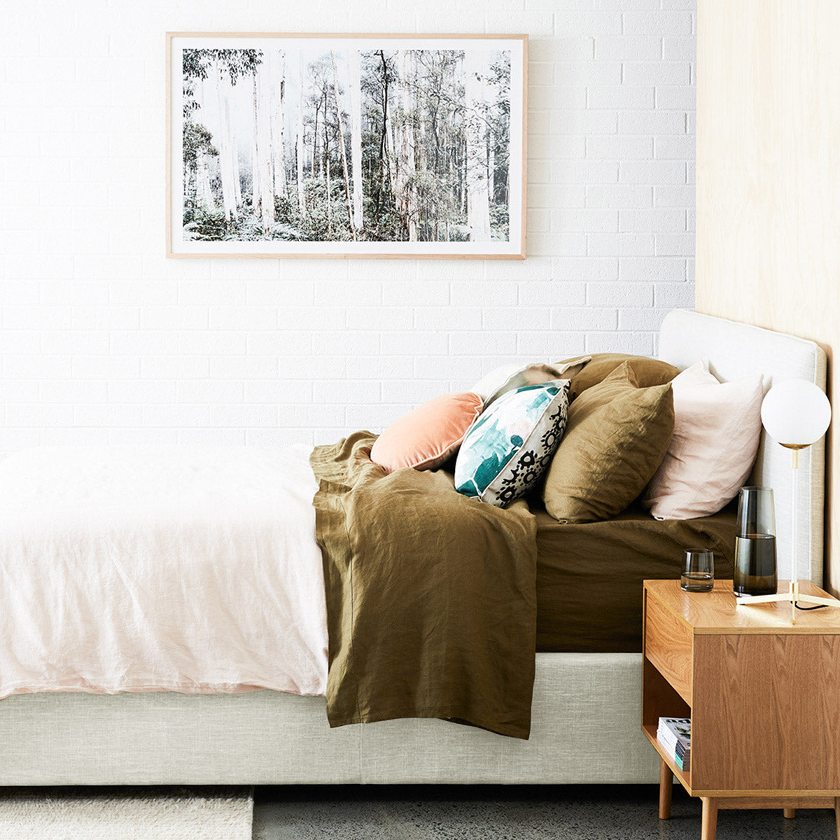 Dane Storage King Bed (Cream)