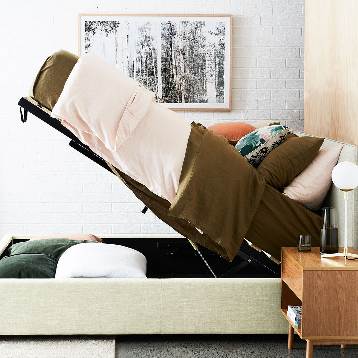 Dane Storage King Bed (Cream)