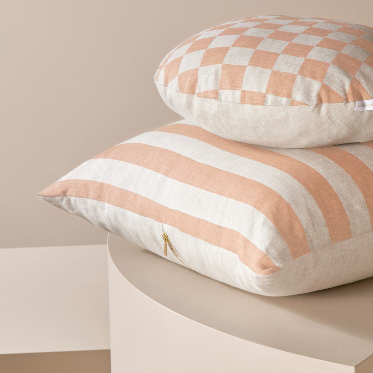 Check Round Cushion